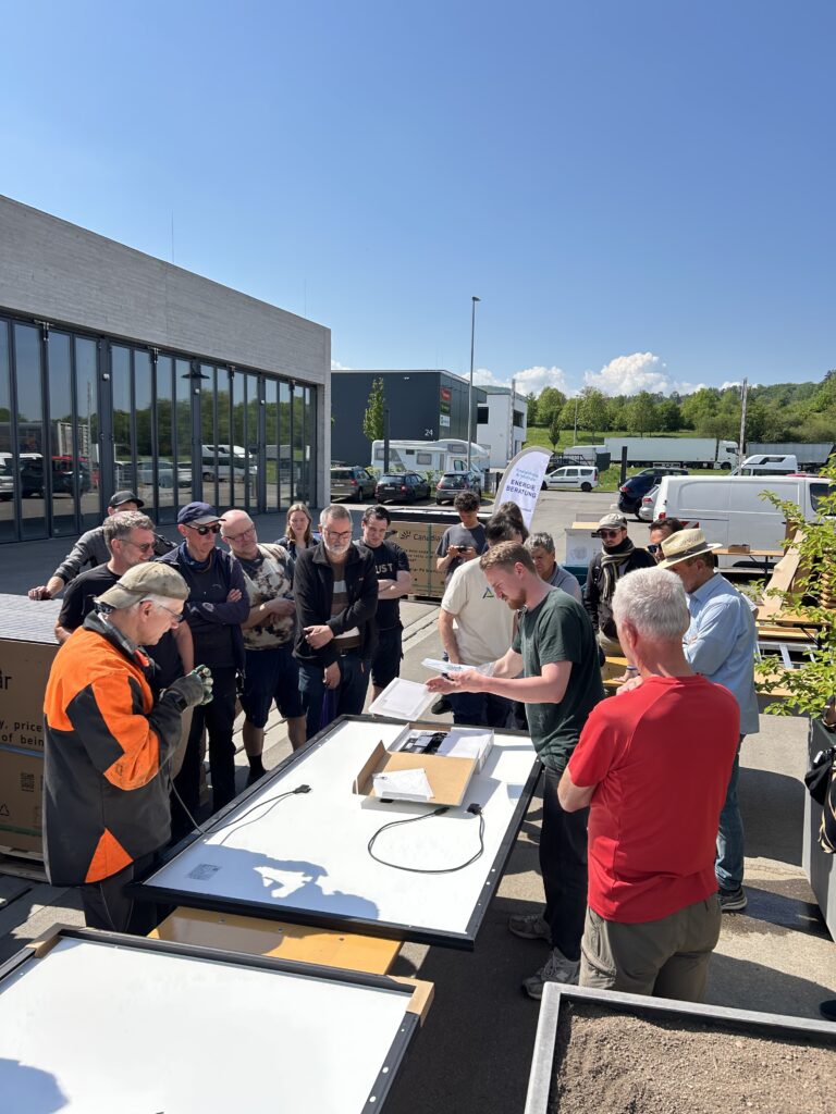 PV-Module und Wechselrichter wurden präsentiert